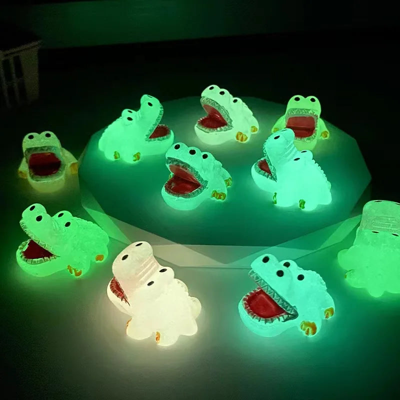 5 or 10 Pcs Random Glow in the Dark Mini Mystery Friends